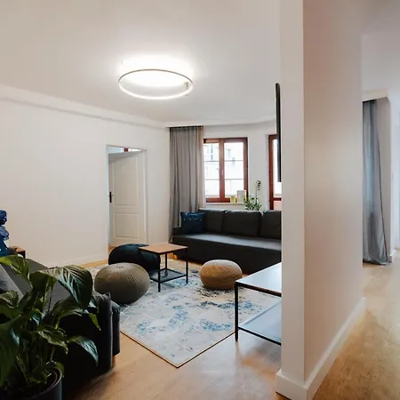 Rynek Wiezienna * فروتسواف